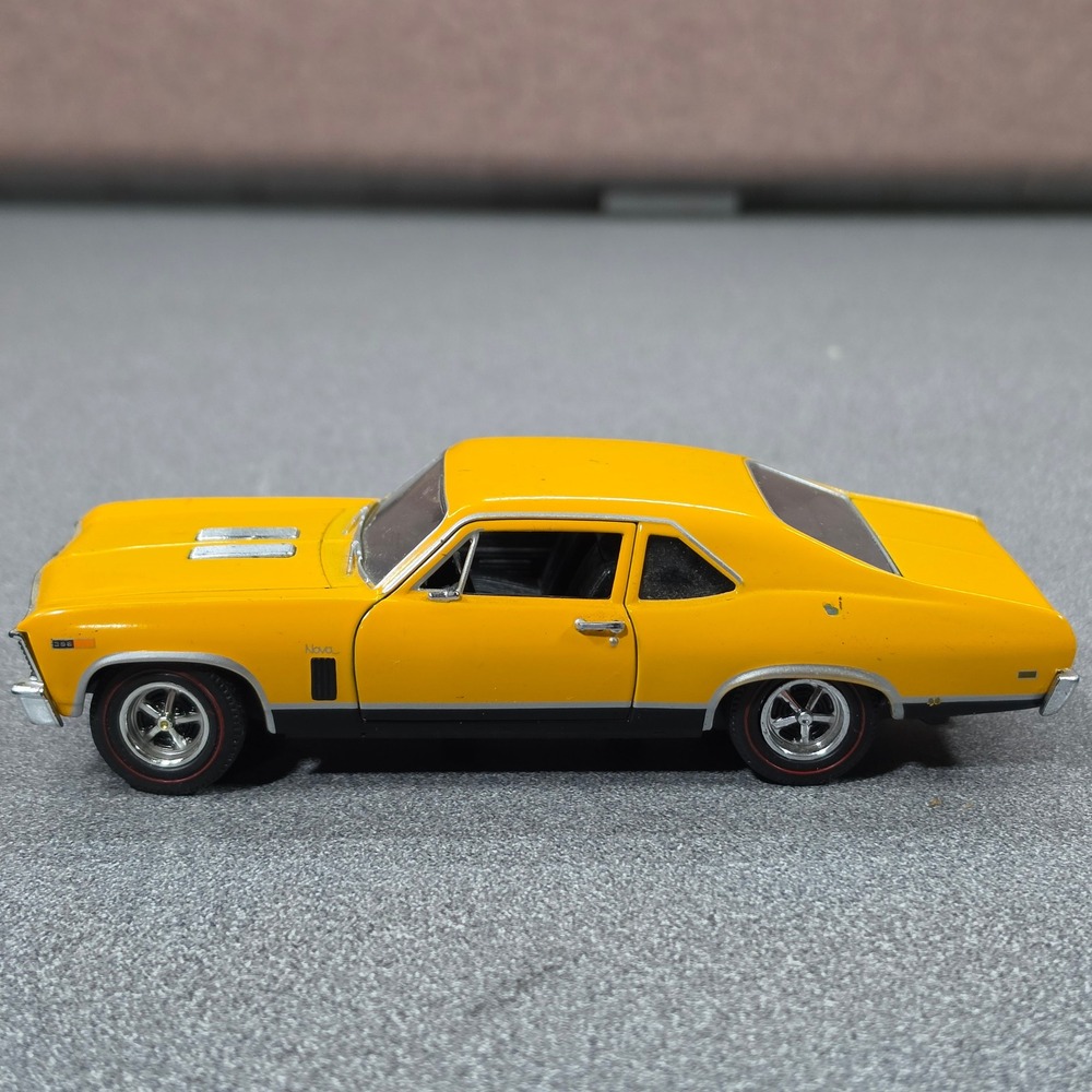 Maisto 1969 Chevrolet Nova SS Diecast 1/24 Yellow Good Muscle Car Replica